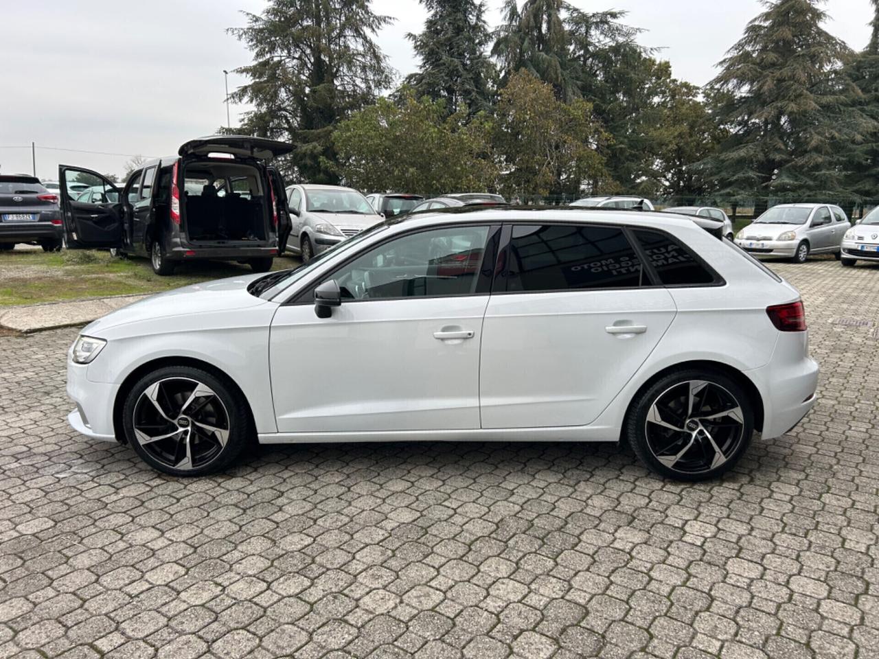 Audi A3 SPB 2.0 TDI S tronic|CERCHI 18|CARPLAY