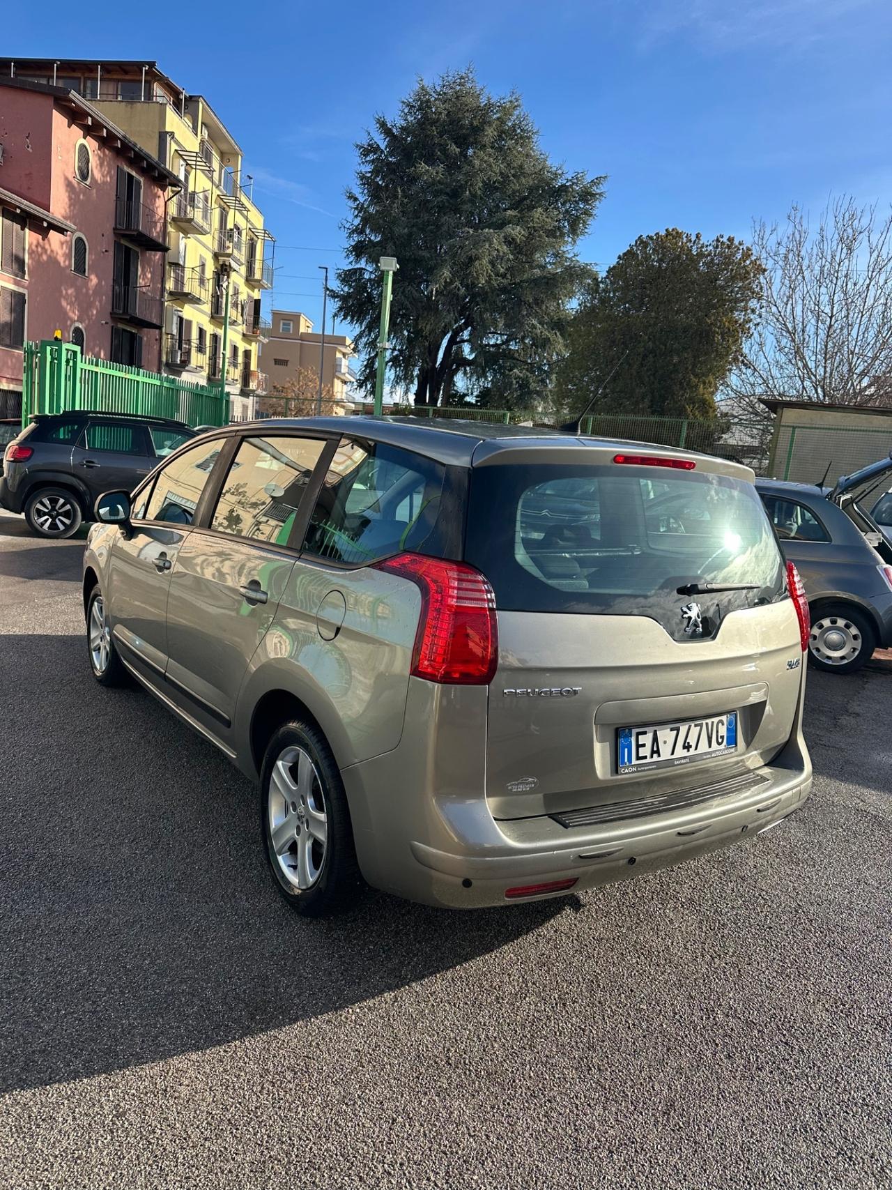 Peugeot 5008 1.6 HDi 110CV Féline