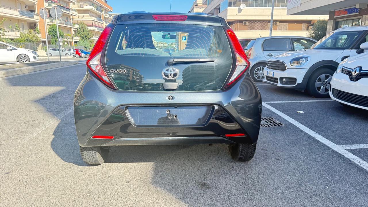 Toyota Aygo 1.0 VVT-i 72 CV 5 porte x-play LED NAVI CAR PLAY KAMERA CERCHI 16 BLUETOOTH