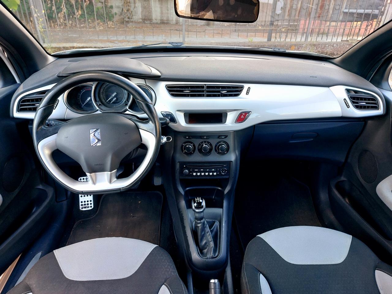 DS3 Coupè 1.4 HDi 70 CV `So Chic` - 2011