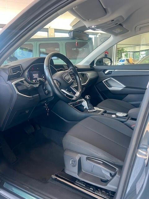 Audi Q3 40 TDI quattro S tronic Business Advanced
