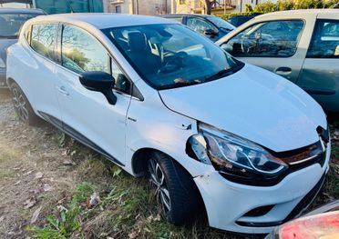 Renault Clio dCi 8V 75 CV 5 Autocarro 4 posti incidentata