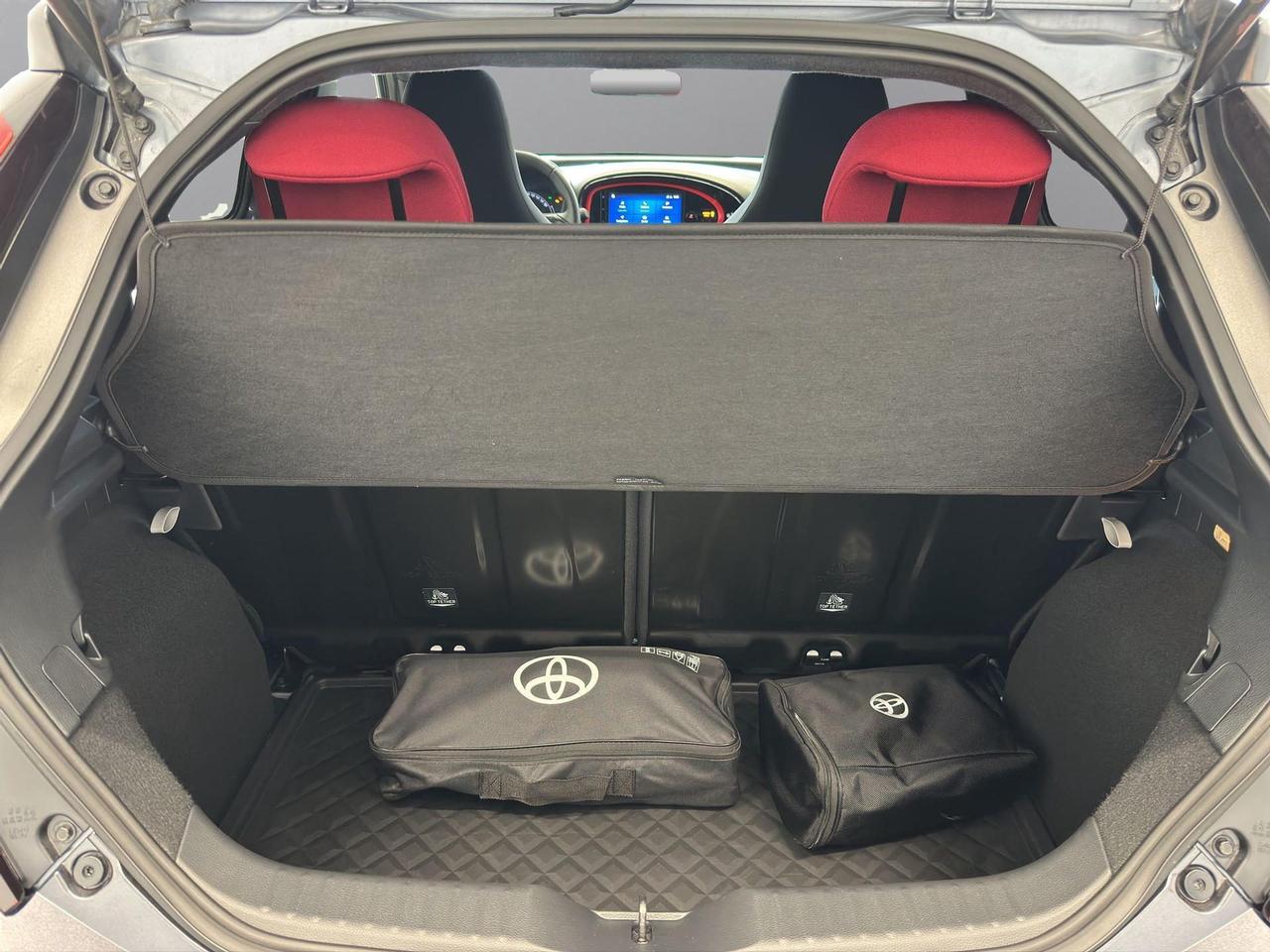 Toyota Aygo X 1.0 Undercover 72cv