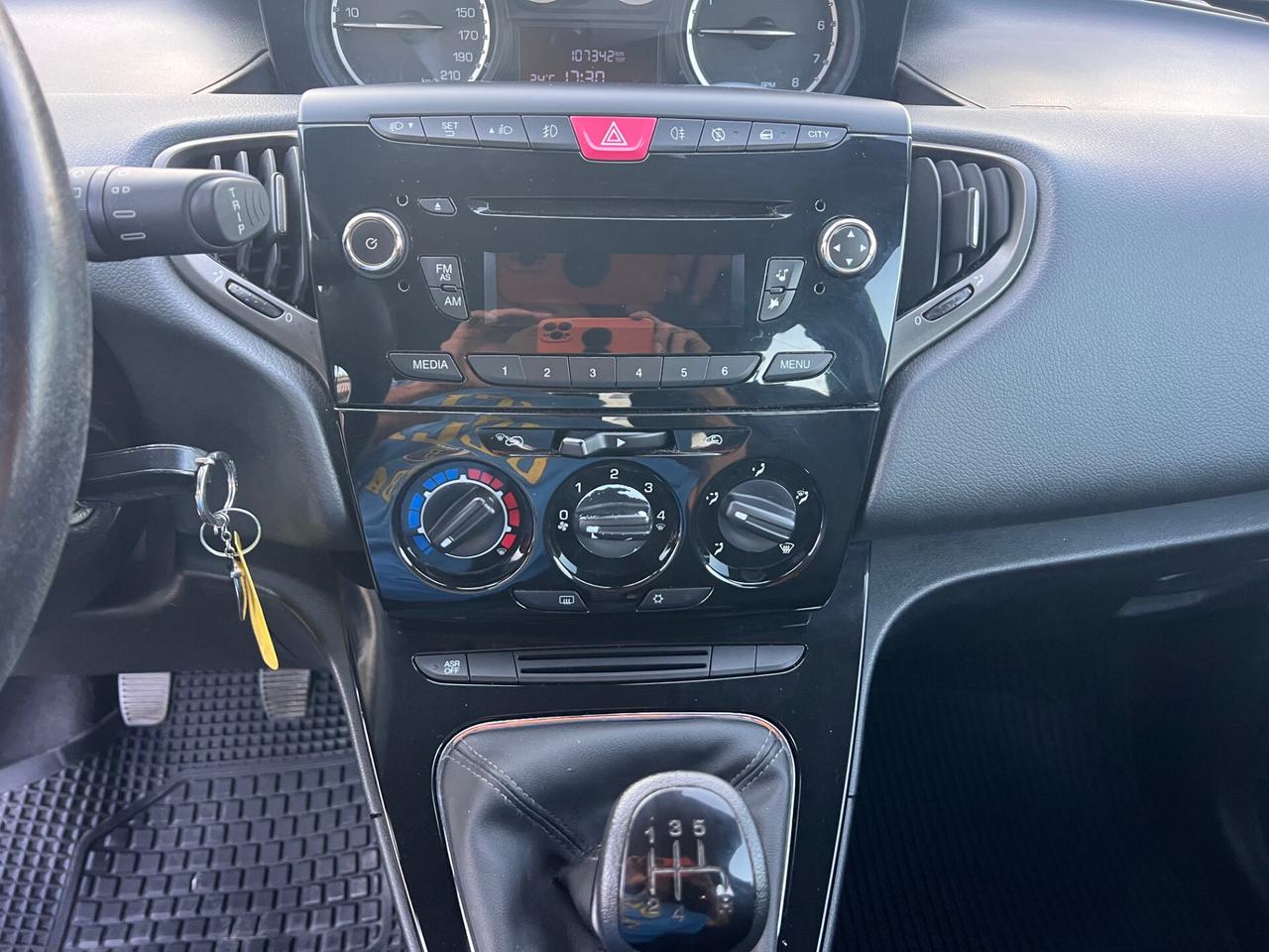 Lancia Ypsilon 1.2 69 CV 5 porte S&S Platinum