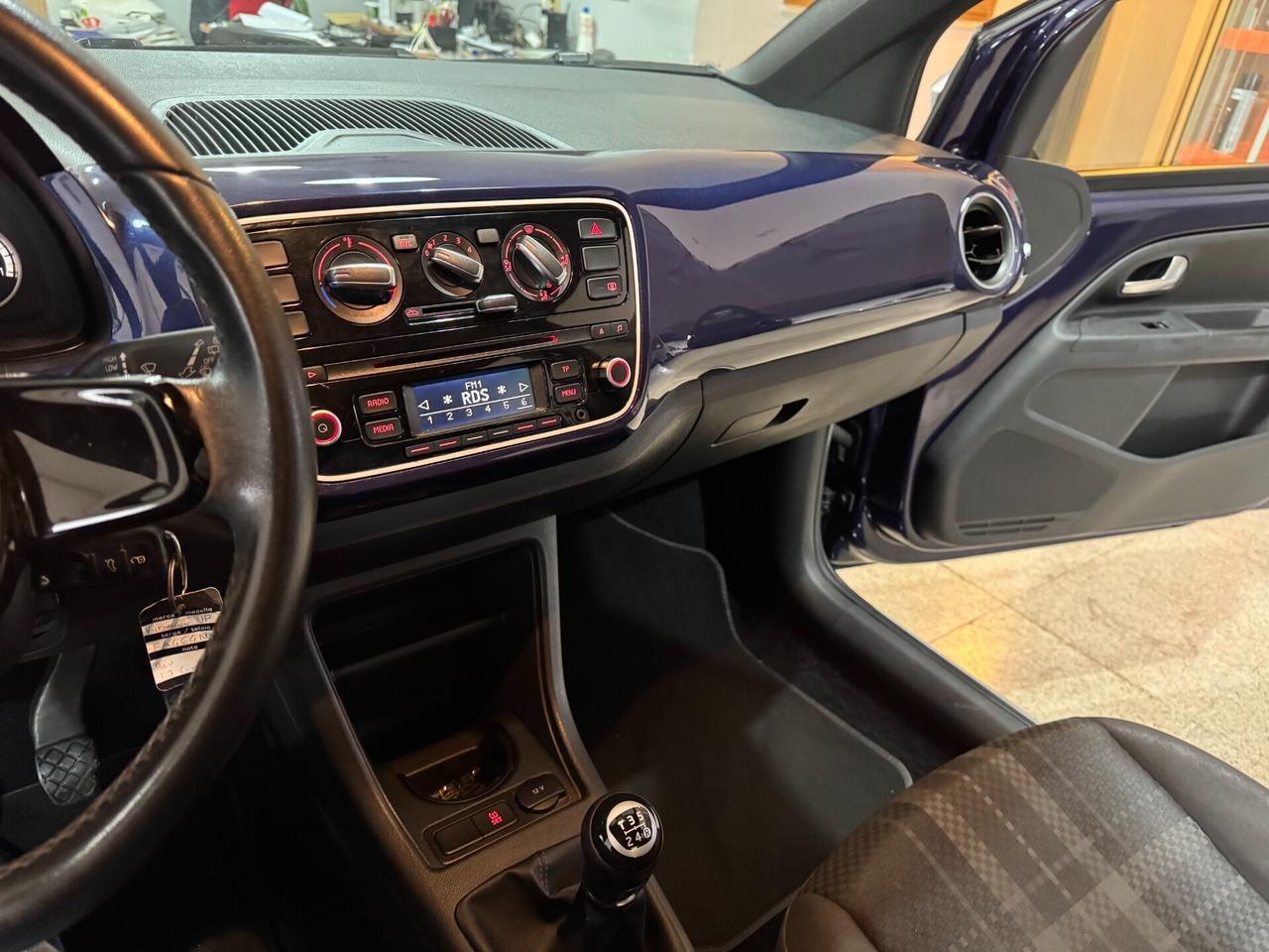 Volkswagen up! 1.0 5p. club 60 cv. OK NEOPATENTATI