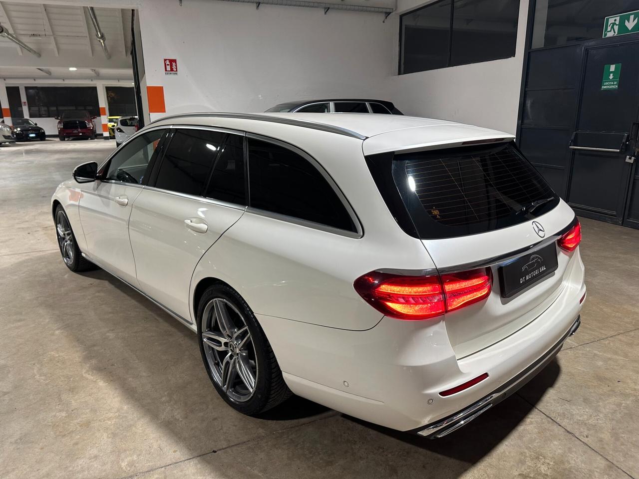 Mercedes-benz E 200 D Auto Sport Cerchi da 19' - LUCI 64 COLORI CRUISE ADATTIVO