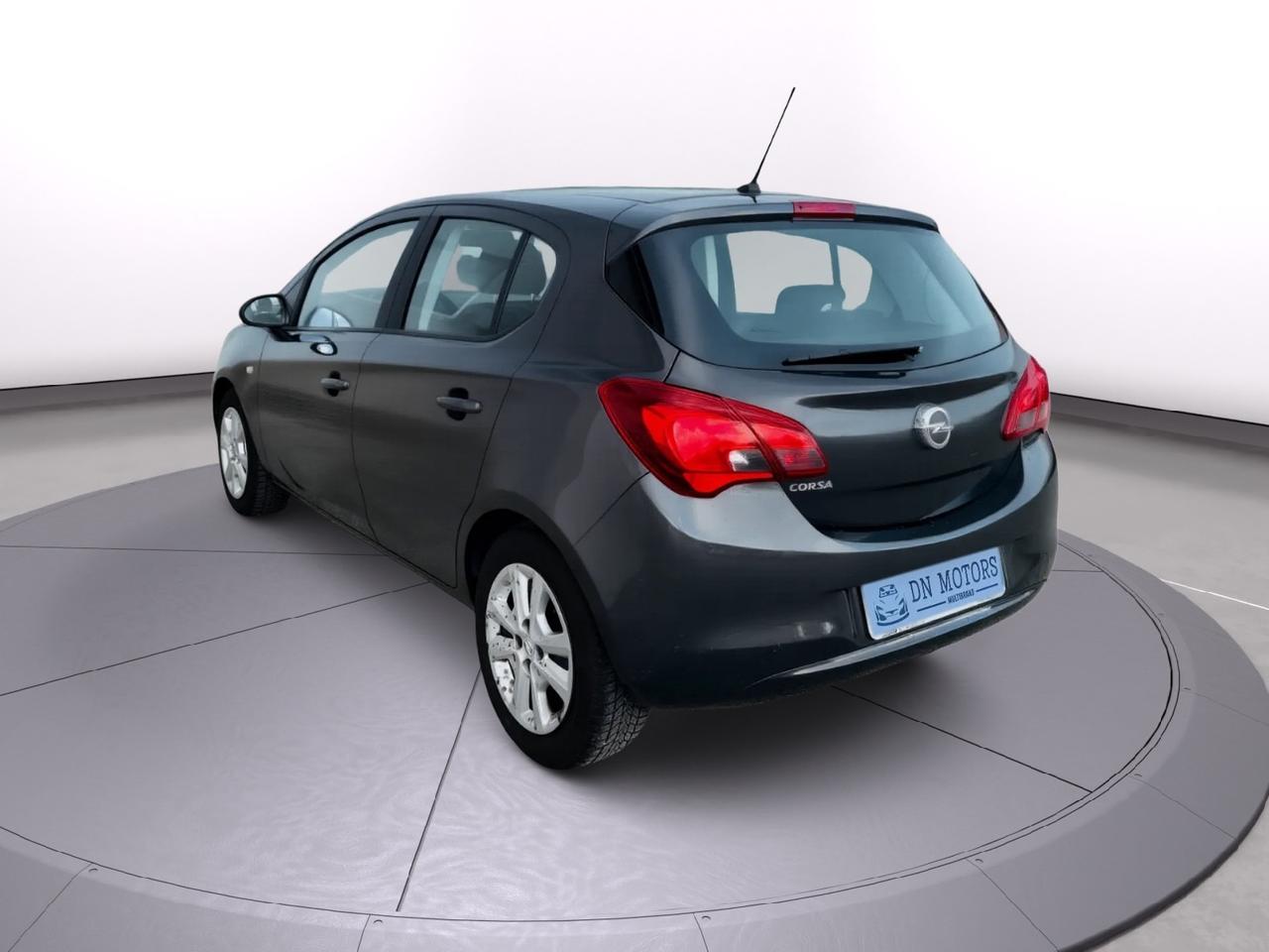Opel Corsa 1.2 benzina anno 2017 130.000km neo