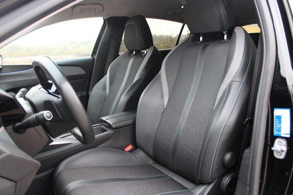 Peugeot 308 berlina EAT8 *LUCI AMBIENTE *PELLE