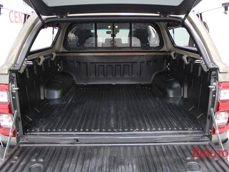 Toyota Hilux 2.8 D A/T 4WD 4 porte Double Cab Invincible