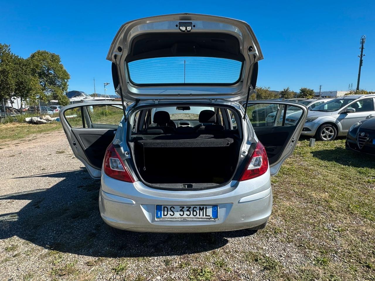 Opel Corsa 1.2 5 porte SOLAMENTE 113.000 KM