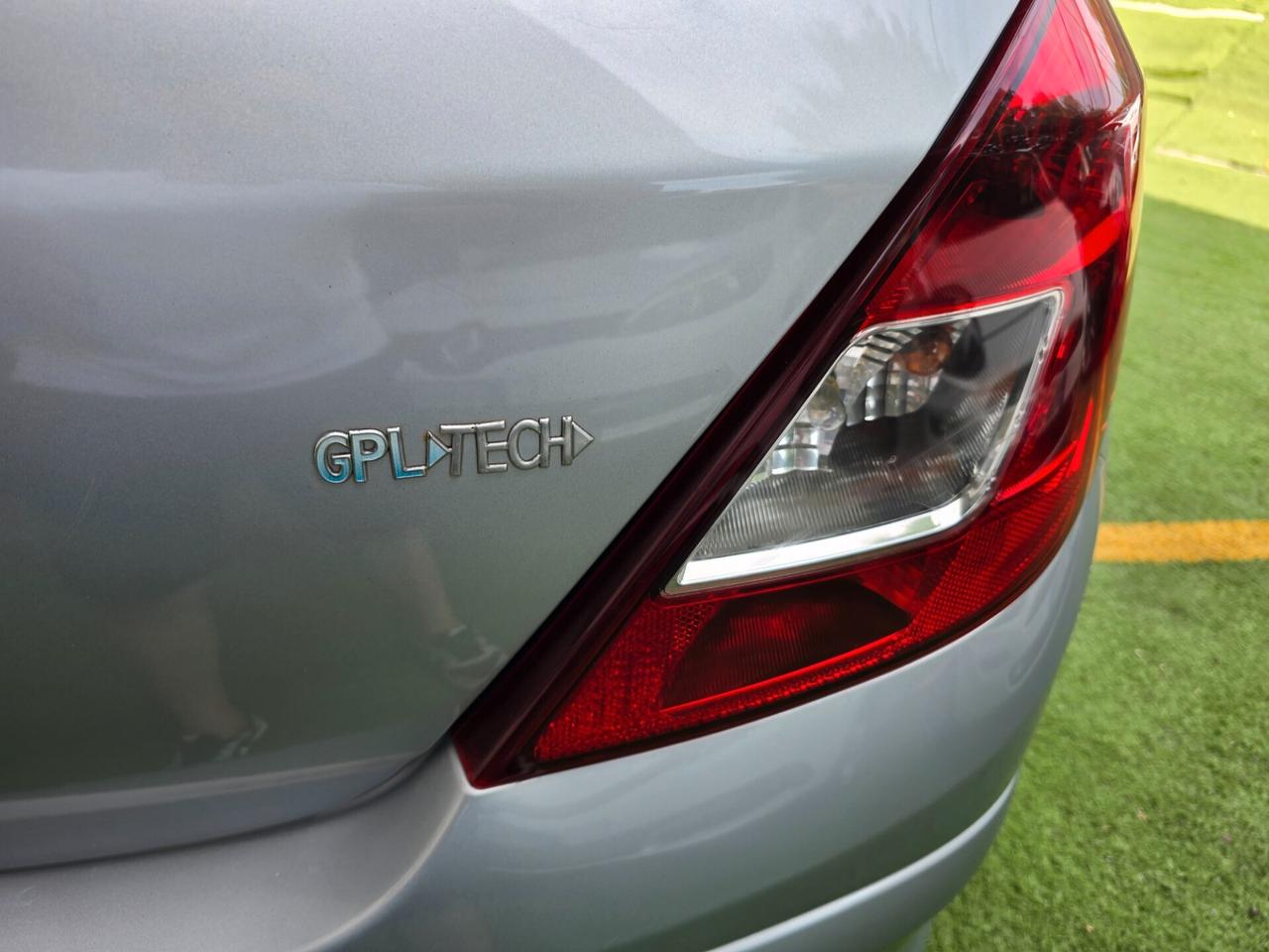 Opel Corsa 1.2 BZ/GPL 86CV GPL FINO 2032-2012