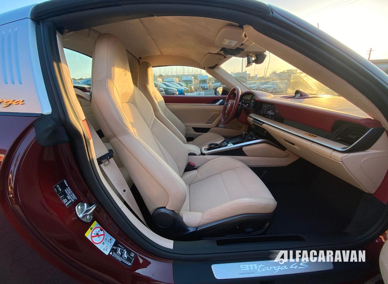 Porsche 911 992 Targa 3.0 4S Heritage Design Edition pdk 165/992