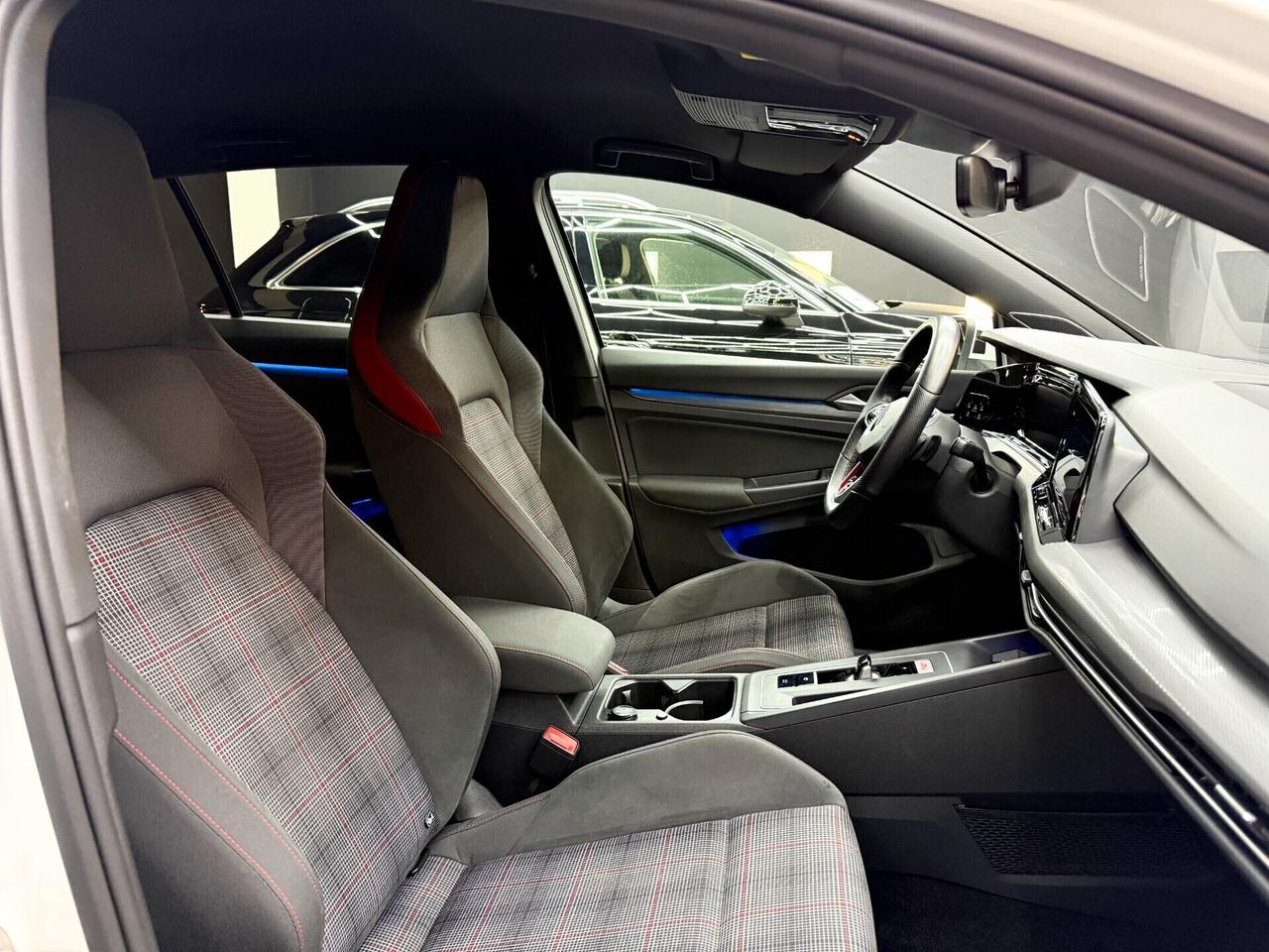 Volkswagen Golf 8 GTI 2.0 TSI 245CV