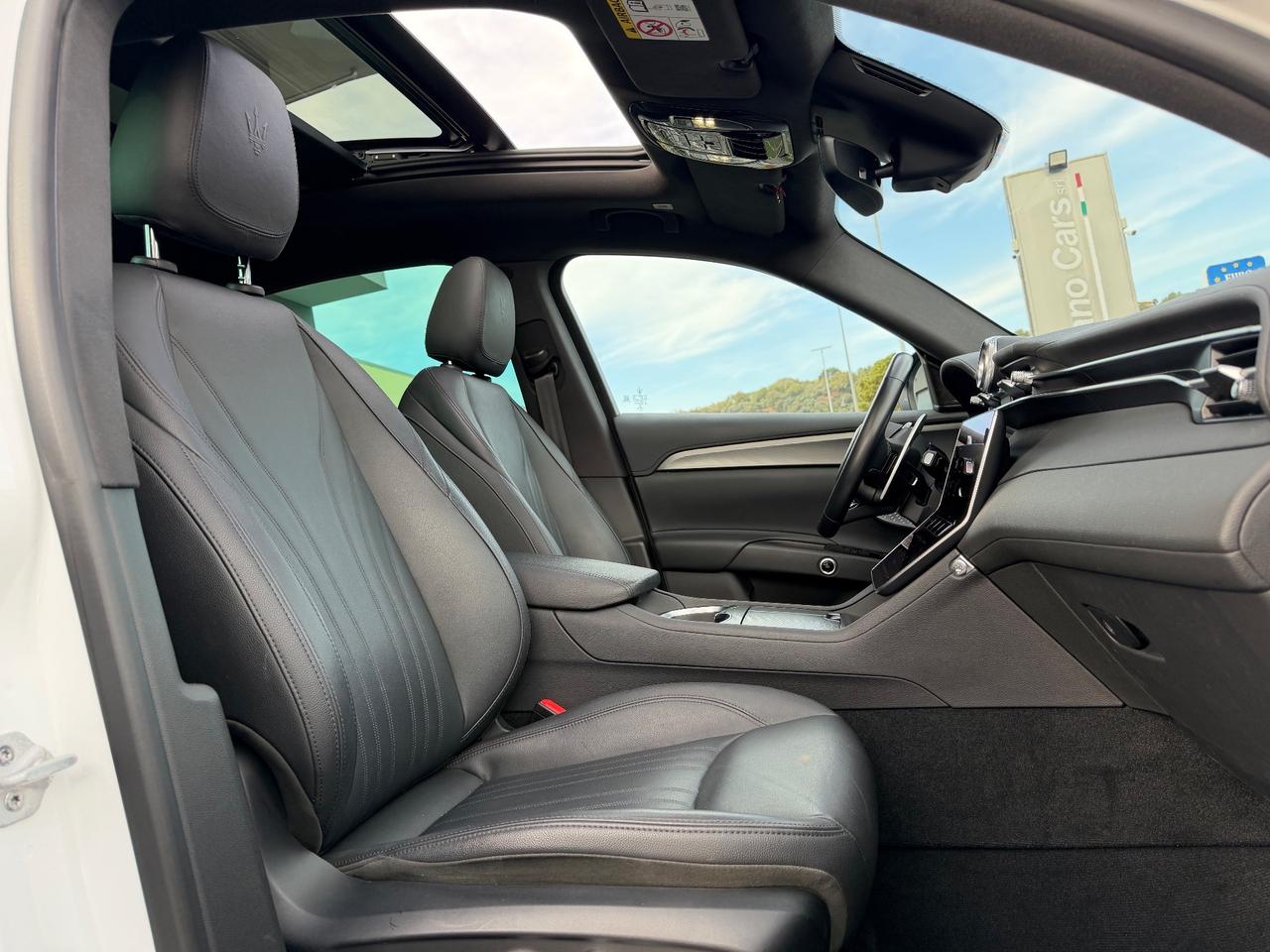 Maserati Grecale MHEV 300 CV AWD GT tetto apribile