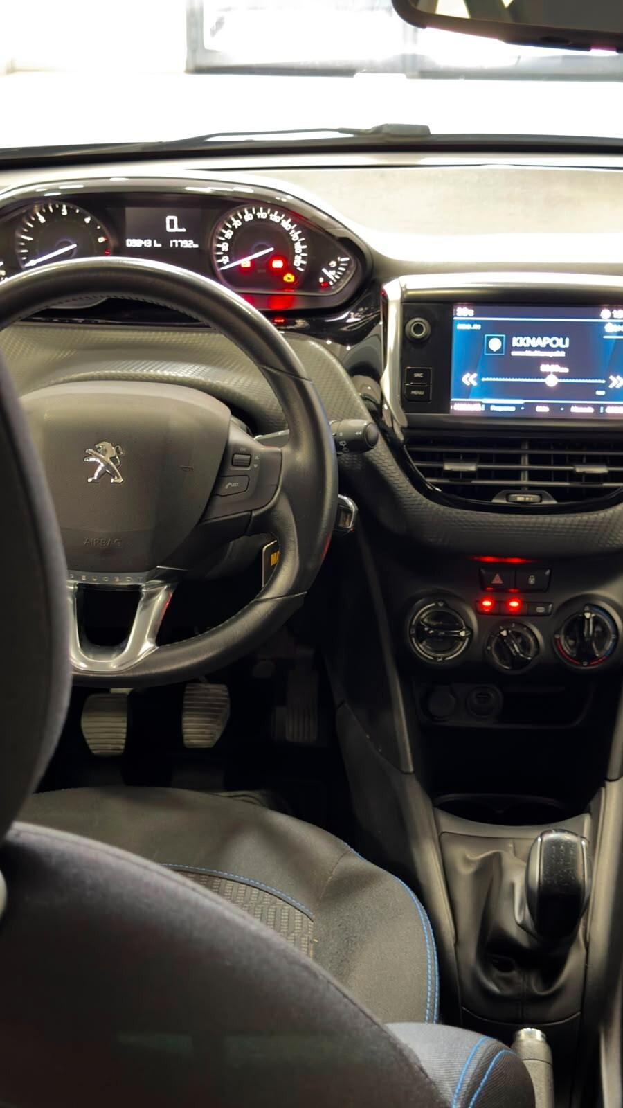Peugeot 208 1.5 HDI 100 cv Signature