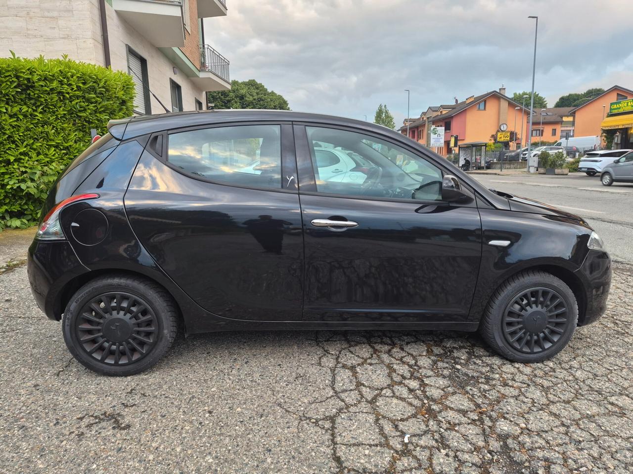 Lancia Ypsilon 1.2 69 CV 5 porte Gold