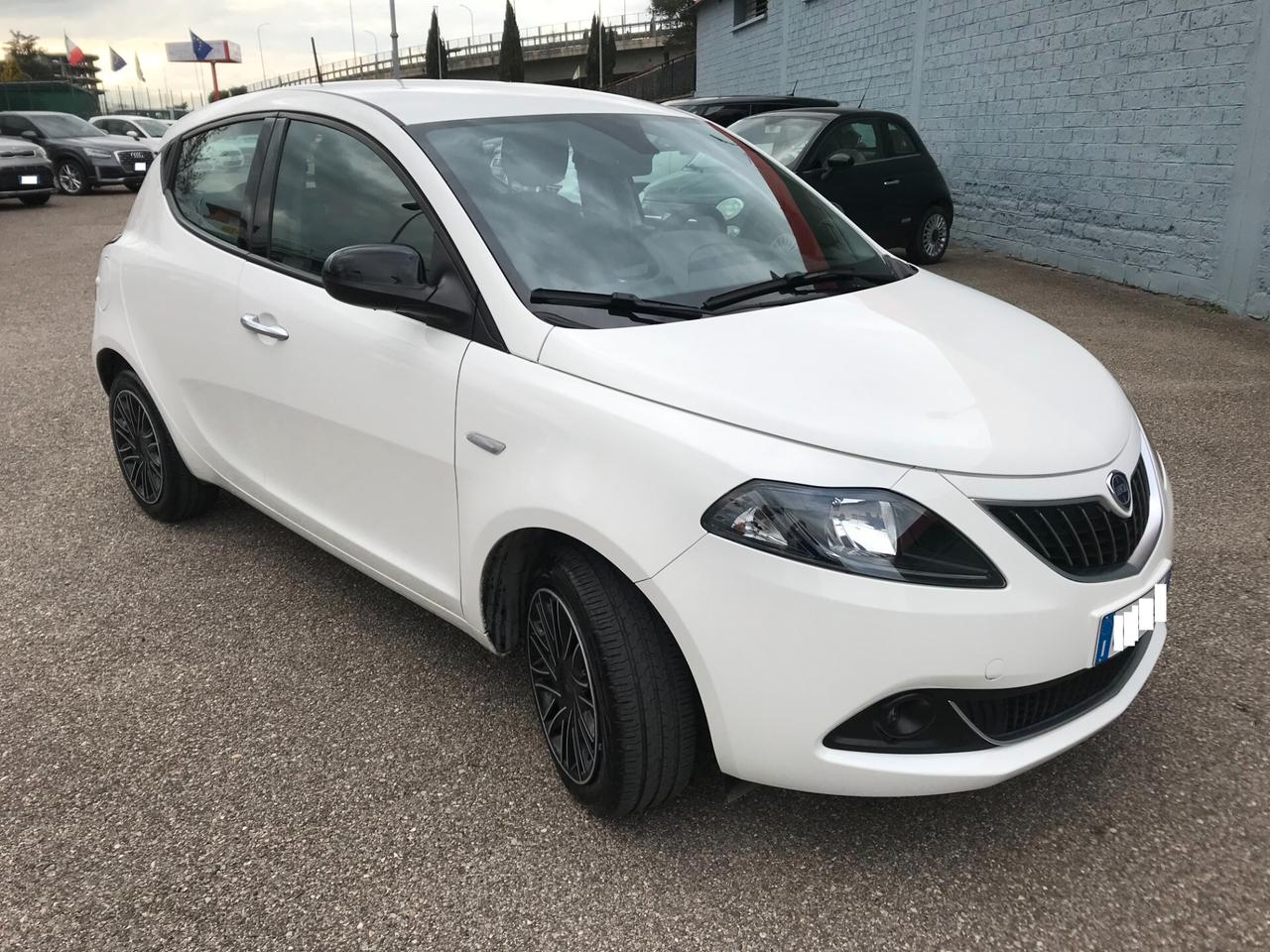 Lancia Ypsilon 1.0 FireFly 5 porte S&S Hybrid Ecochic Gold