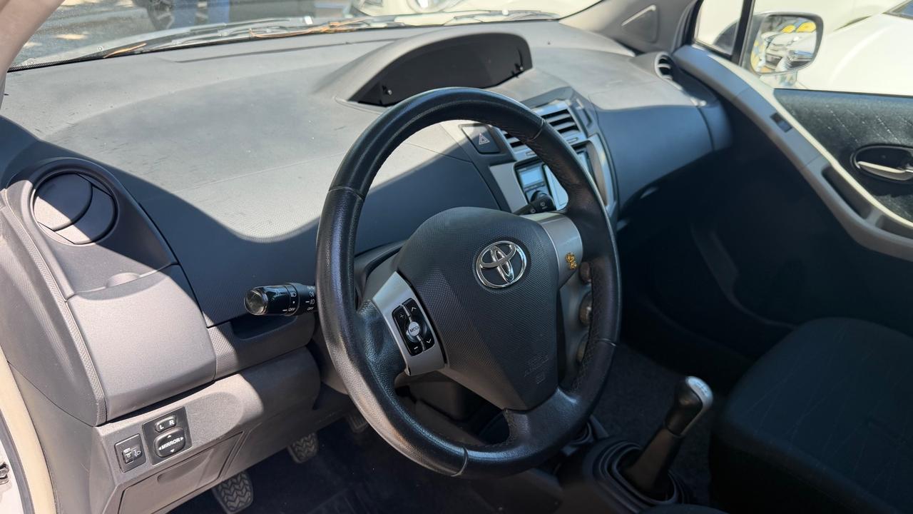 Toyota Yaris 1.4 D-4D 5 porte Navi