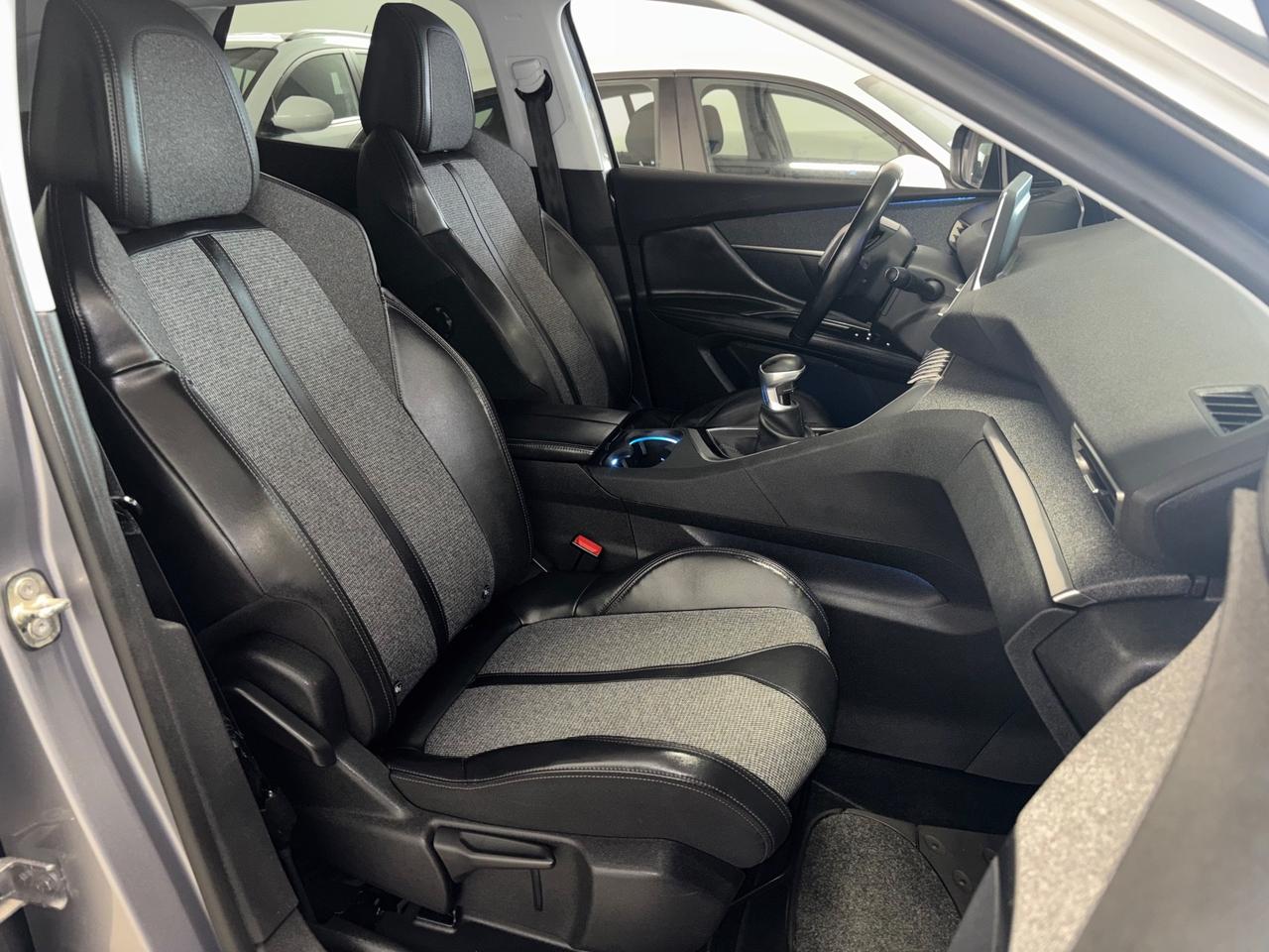 Peugeot 3008 1.2 BENZINA S&S Allure