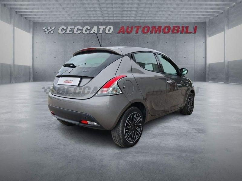 Lancia Ypsilon Ypsilon 1.0 firefly hybrid Silver s&s 70cv 5p.ti