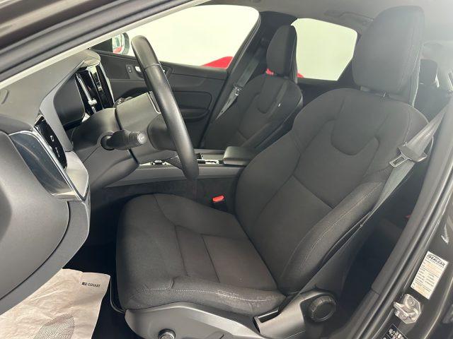 VOLVO XC60 B4 (d) AWD Geartronic Momentum Pro N1