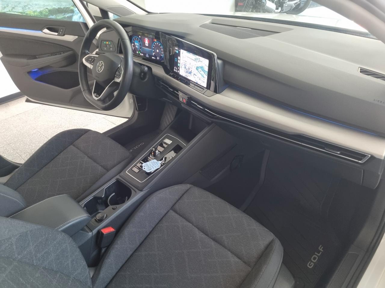 Volkswagen Golf 1.5 TGI DSG Life, 37800KM!!