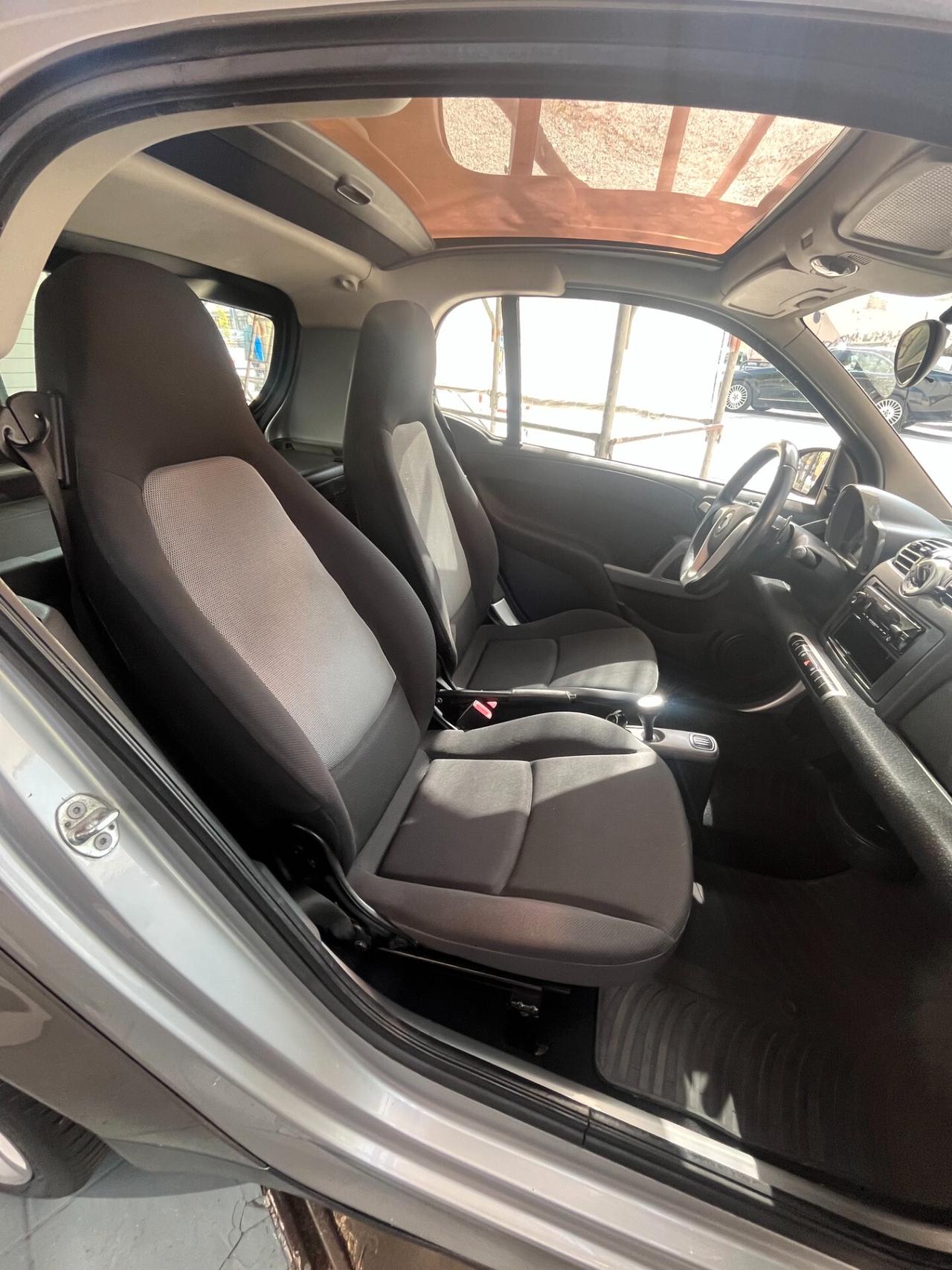 SMART PASSION FORTWO DIESEL 800 45CV TETTO PANORAMICO CAMBIO AUTOMATICO / SEQUENZIALE OK NEOPATENTATI