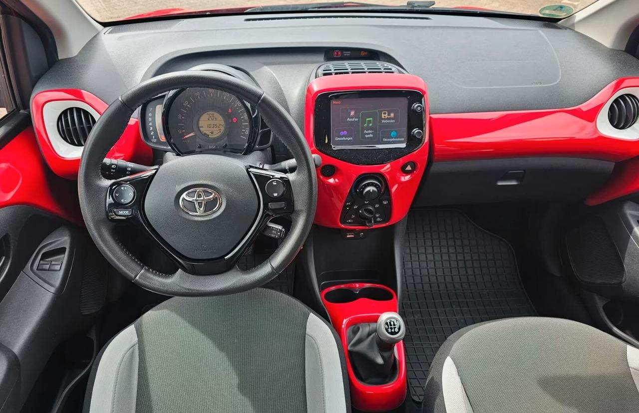 Toyota Aygo 1.0 VVT-i 69 CV 5 porte x-play