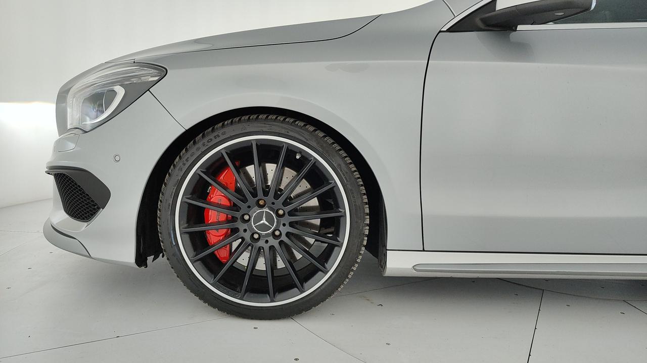 Mercedes-Benz CLA Shooting Brake AMG 45 4matic 360cv auto