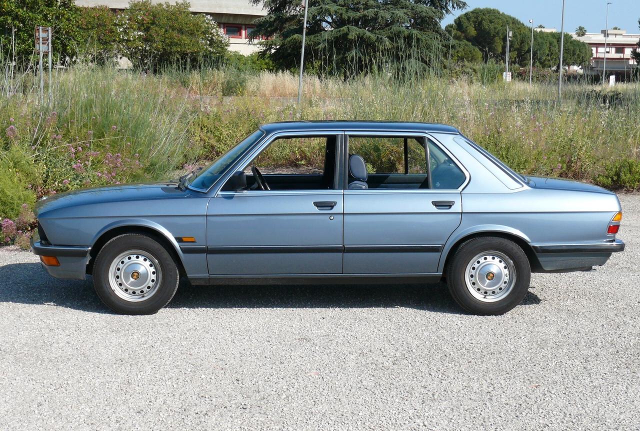 Bmw 520 520i -(M1345)