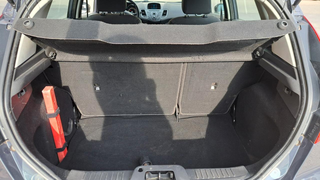 Ford Fiesta 1.5 TDCi 75CV 5 porte gancio traino