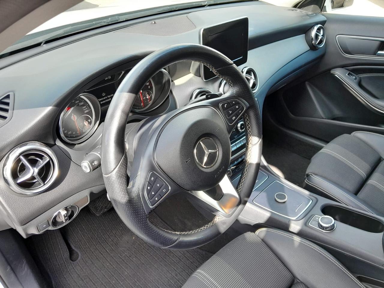 Mercedes-benz GLA 180 d Automatic Sport