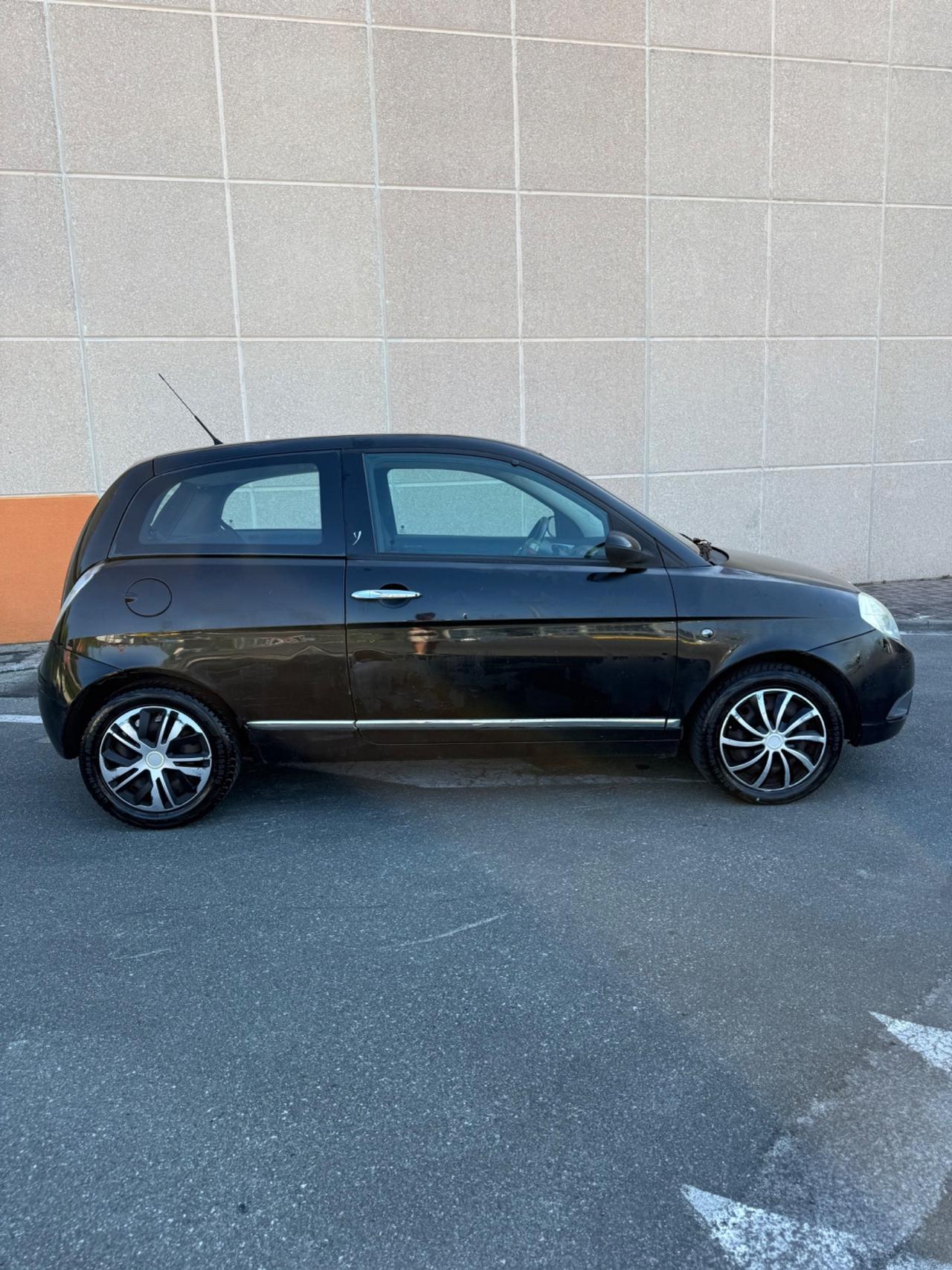 Lancia Ypsilon 1.2 Modamilano