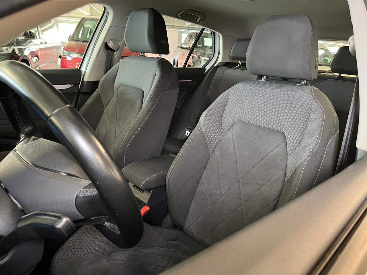 Volkswagen Golf 1.5 tsi evo life 130cv