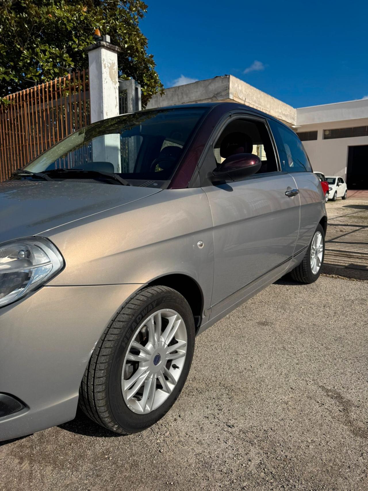 Lancia Ypsilon 1.3 MJT 75 CV Platino