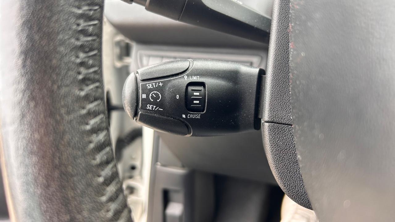 Peugeot 208 1.6 HDi 75cv Allure