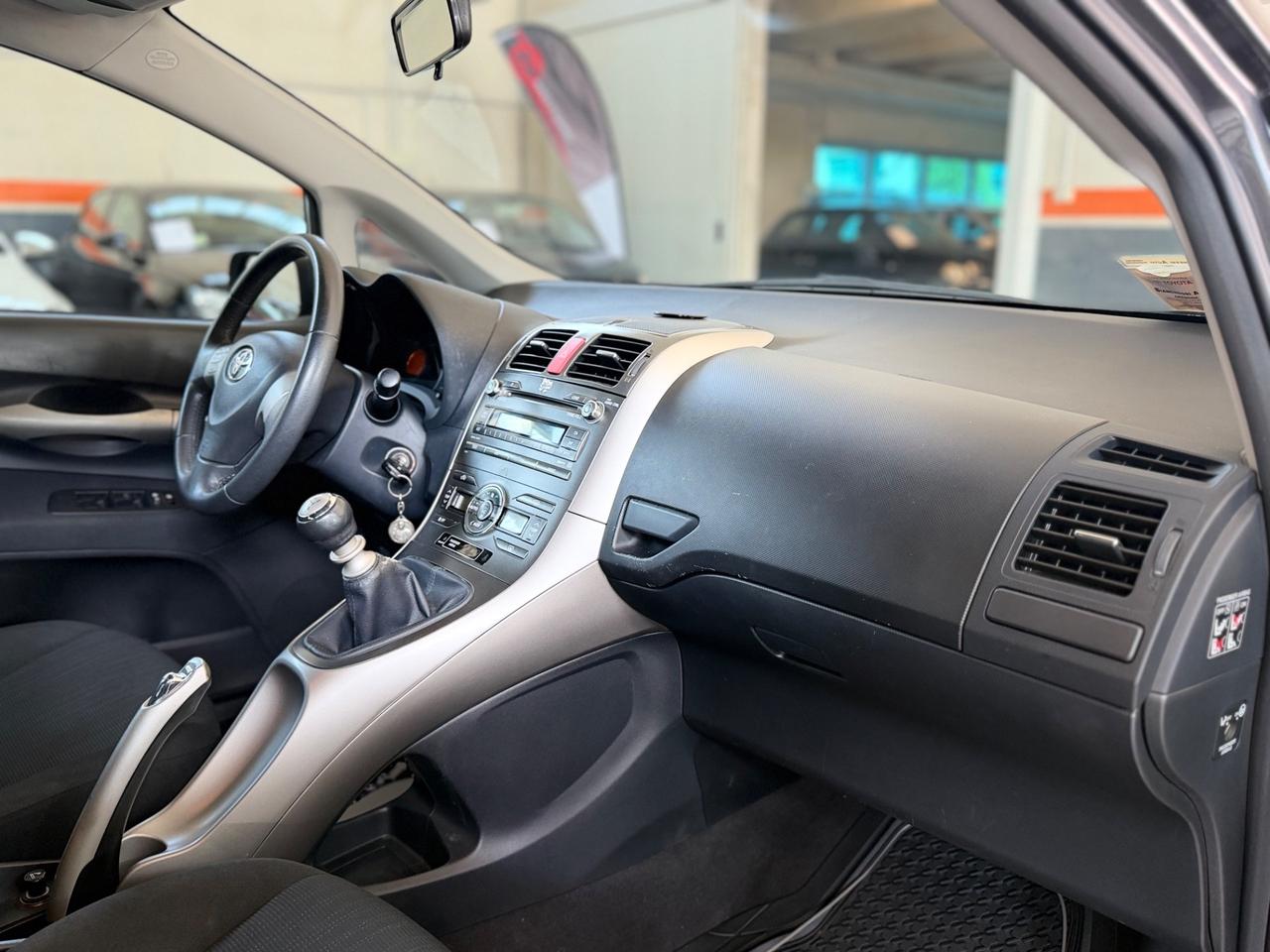 Toyota Auris 2.0 D-4D DPF 5 porte Sol NEOPATENTATI