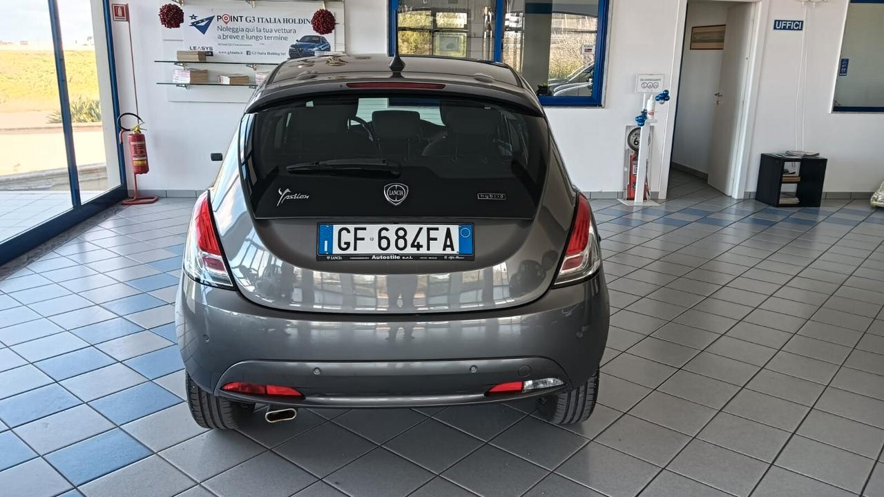 Lancia Ypsilon 1.0 FireFly 5 porte S&S Hybrid Ecochic Gold