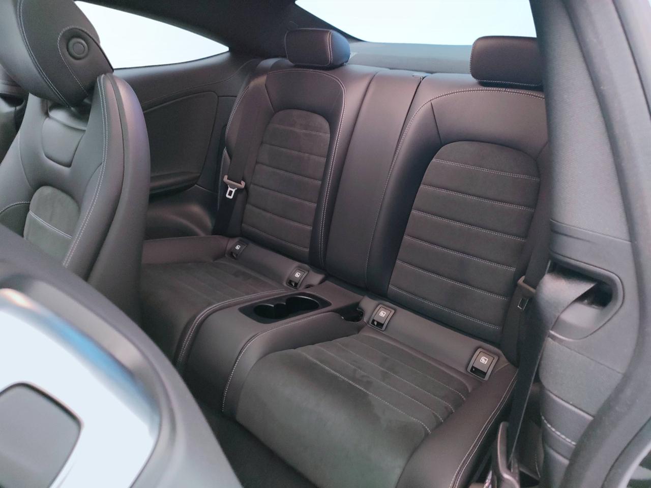 Mercedes-Benz Classe C-C205 2018 Coupe - C Coupe 220 d Premium Plus 4matic auto