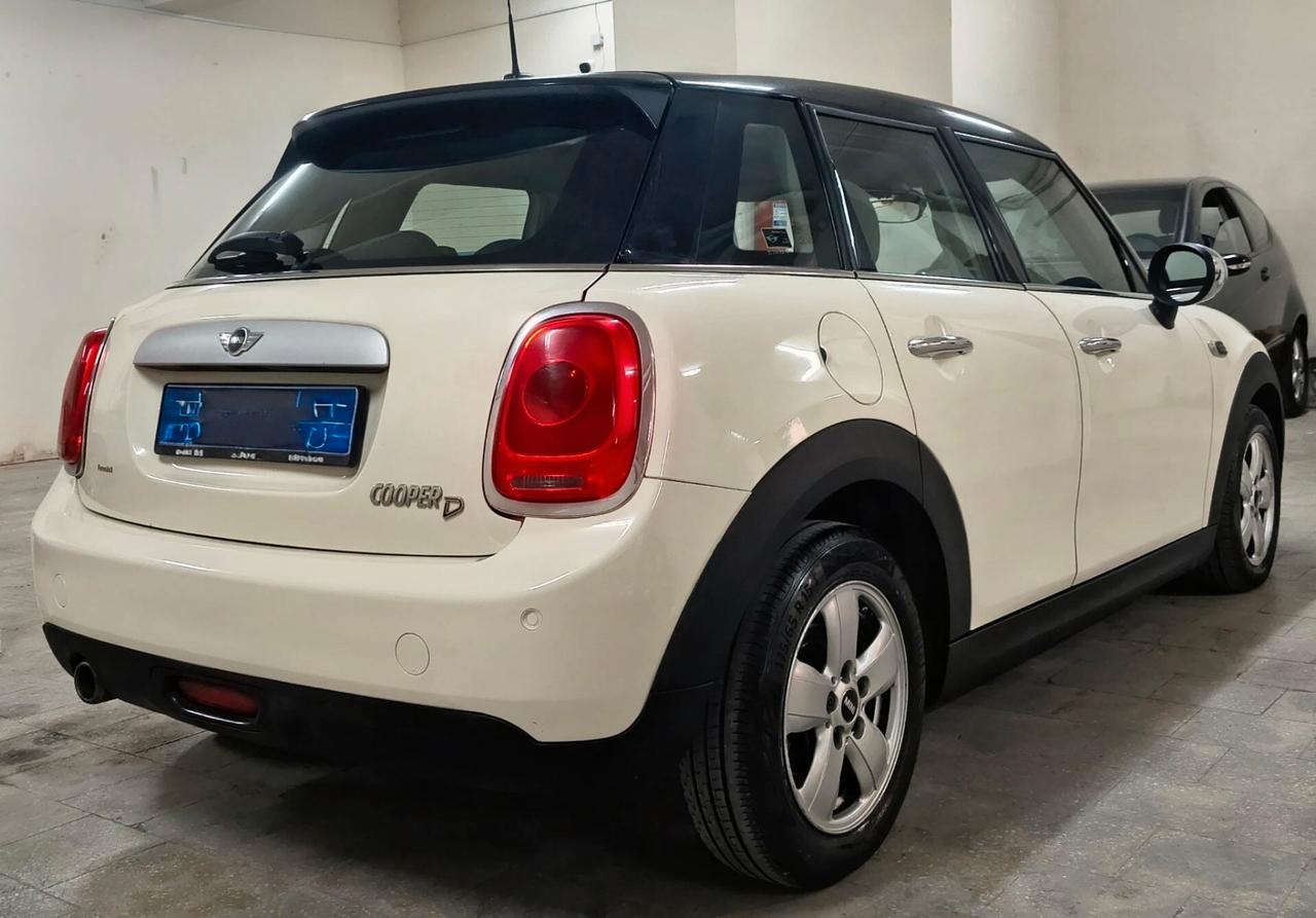 Mini 1.5 Cooper D Business - km 120000