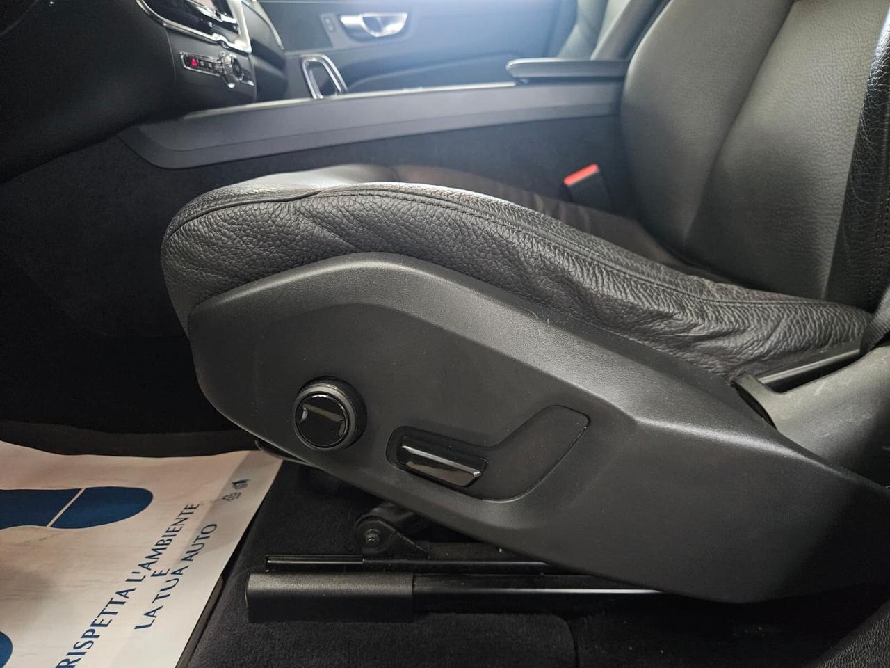 Volvo XC 60 XC60 B4 AWD automatico Core