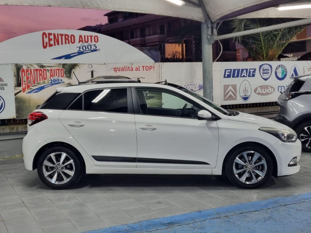 HYUNDAI - i20 - 1.1 CRDi 12V 5p. Style-Tetto Panoramico