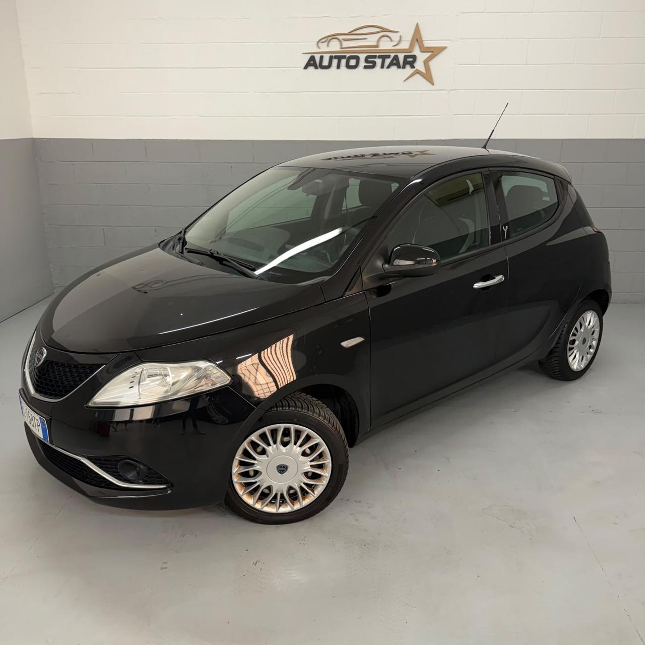 Lancia Ypsilon 1.2 69 CV 5 porte EURO 6 NEOPATENTATI