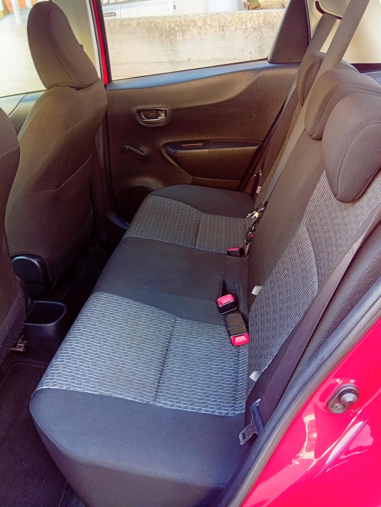 Toyota Yaris 1.0 5 porte Lounge