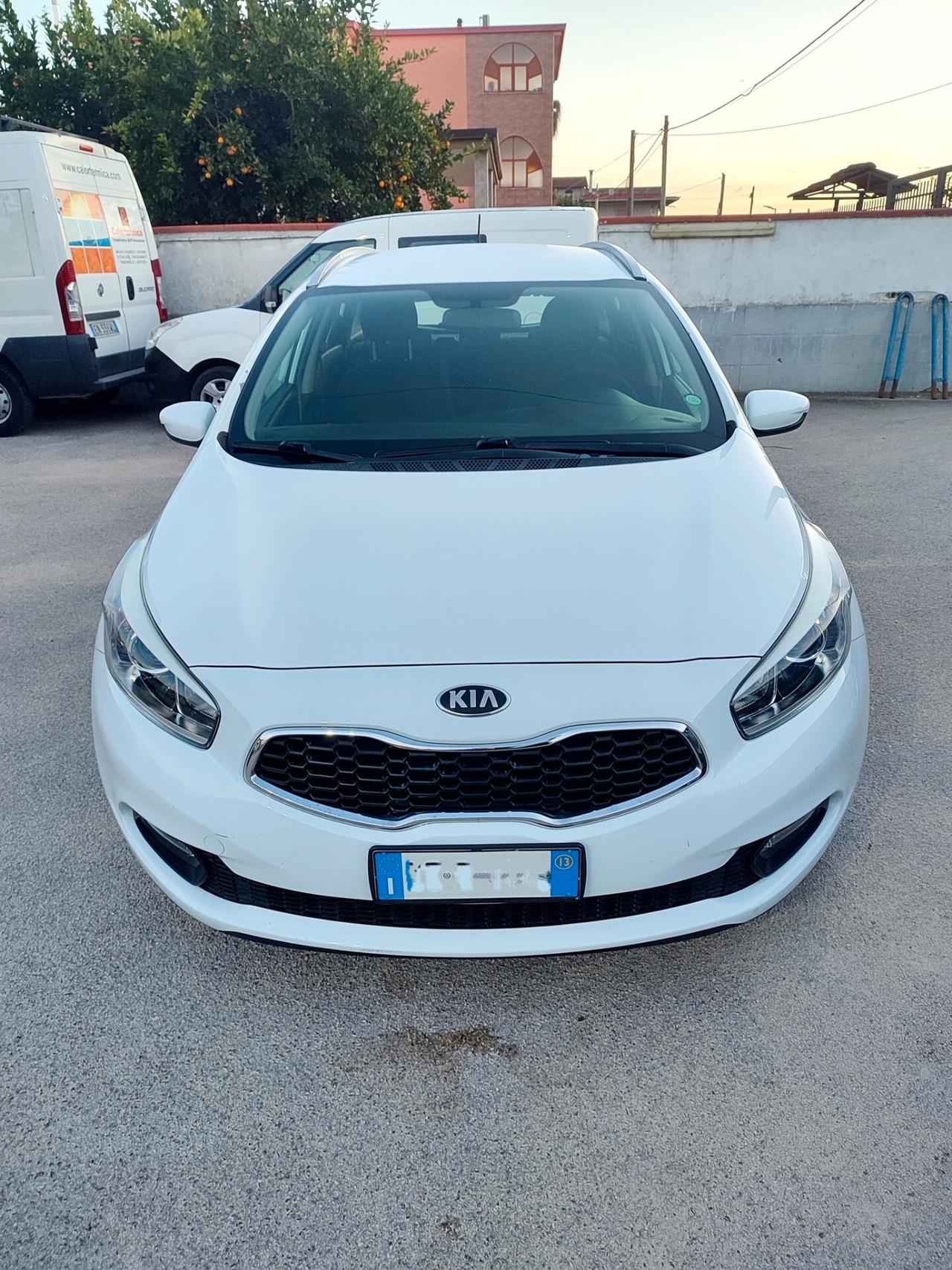 Kia Ceed Sportswagon cee'd 1.4 CVVT SW Cool con 149.000 Chilometri