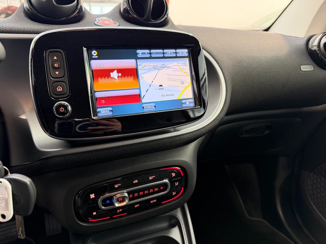 Smart ForTwo TAGLIANDI MERCEDES-PARI AL NUOVO-SCHERMO