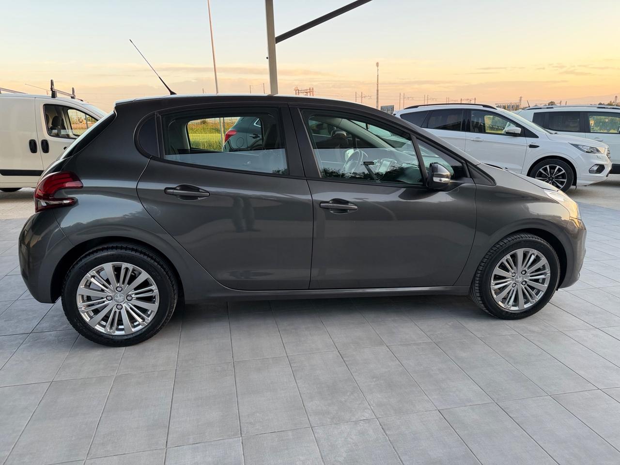 Peugeot 208 BlueHDi 75 5 porte Allure