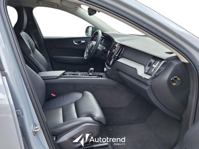 Volvo XC60 B4 197+12 CV Automatica Mild Hybrid Plus Dark