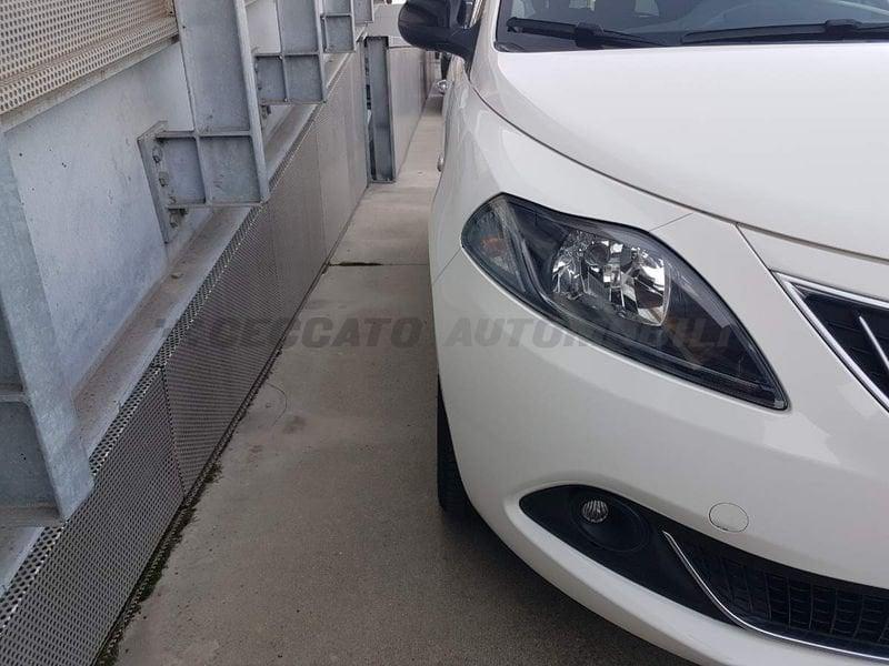 Lancia Ypsilon Ypsilon 1.0 firefly hybrid Gold s&s 70cv 5p.ti