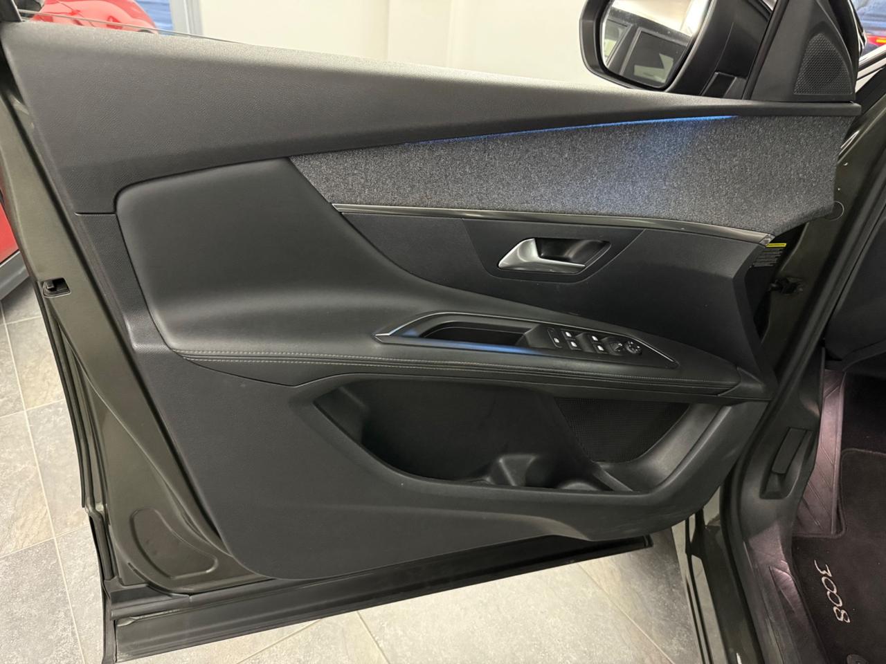 Peugeot 3008 BlueHDi 130 S&S EAT8 Allure